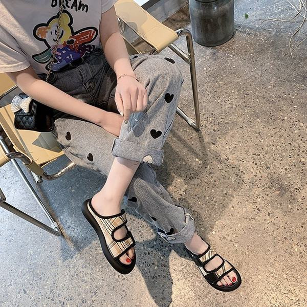 Model nou de papuci de dama alb-negru