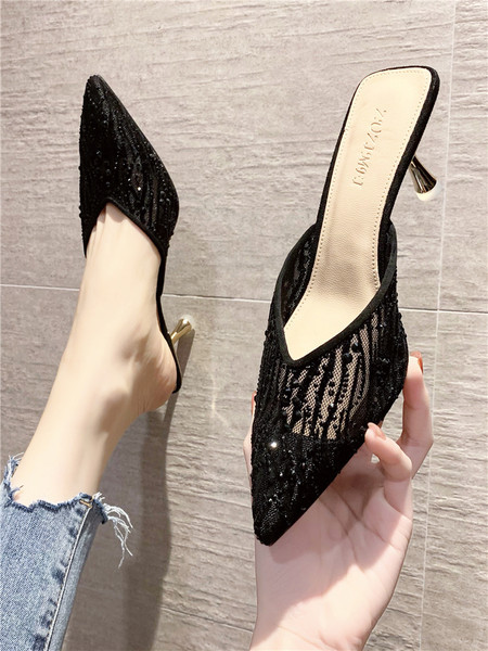 Κομψές γυναικείες παντόφλες με ψηλό τακούνι με διακοσμητικές πέτρες