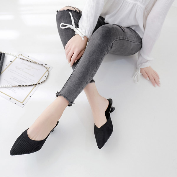 Model nou de papuci de dama ascutit cu toc de 4,5 cm