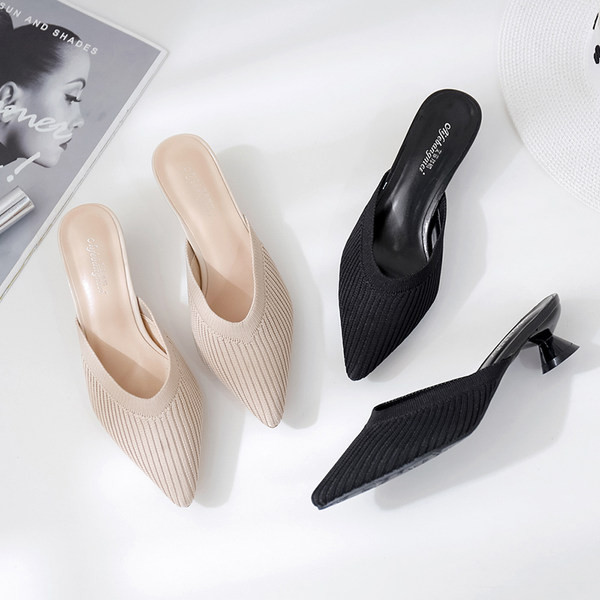 Model nou de papuci de dama ascutit cu toc de 4,5 cm