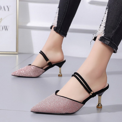 Νέο μοντέλο μυτερές παντόφλες με λαμπερό αποτέλεσμα και τακούνι ύψους 6 εκατοστά