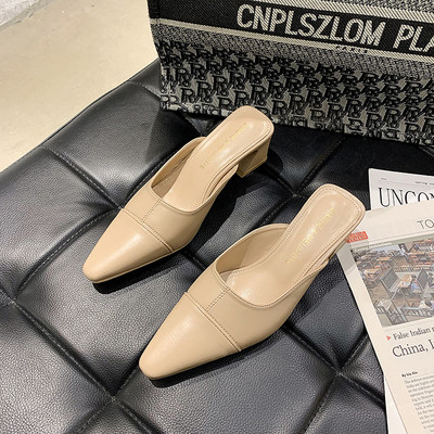 Γυναικείες παντόφλες σε ψηλό χοντρό τακούνι απλό μοντέλο