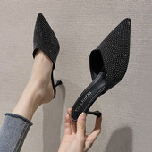 Μοντέρνες γυναικείες παντόφλες μυτερό μοντέλο με διακοσμητικές πέτρες