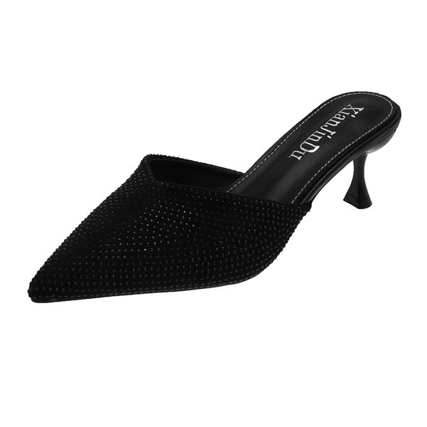 Μοντέρνες γυναικείες παντόφλες μυτερό μοντέλο με διακοσμητικές πέτρες