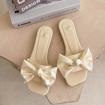 Papuci de dama actuali cu panglica