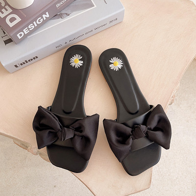 Papuci de dama actuali cu panglica