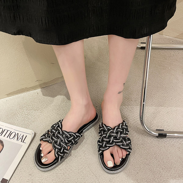 Γυναικείες παντόφλες από faux δέρμα με διακοσμητικές πέτρες σε τρία χρώματα