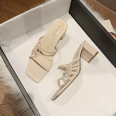 Papuci actuali cu toc inalt pentru femei