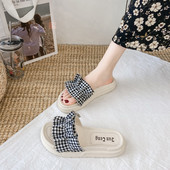 Papuci moderni cu talpă plată pentru femei