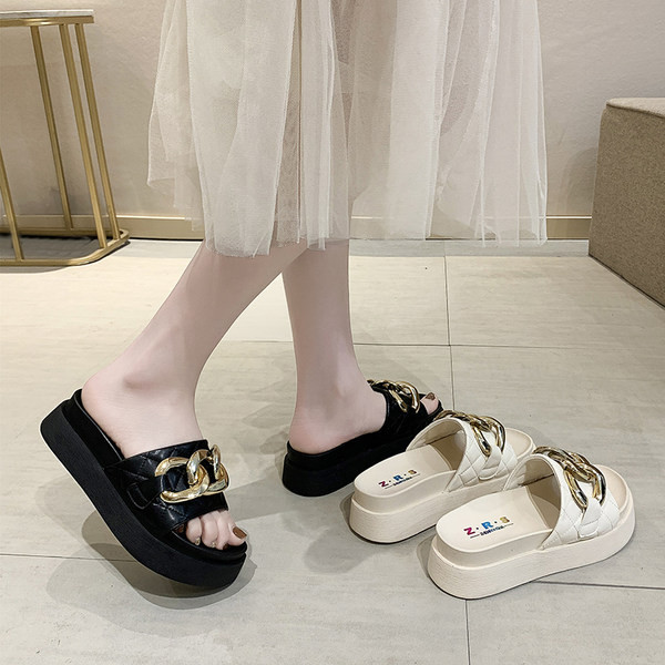 Κομψές παντόφλες με πόρπη και επίπεδη σόλα για γυναίκες