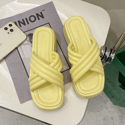 Papuci de damă cu talpă plată înaltă model uni