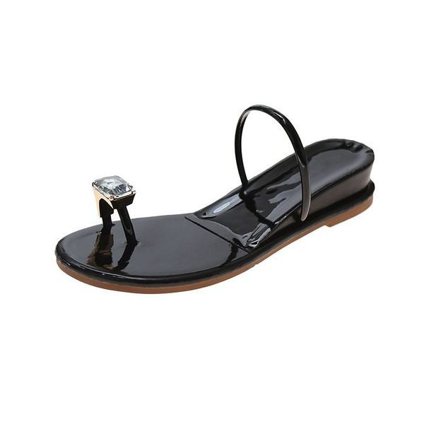 Sieviešu čības ar plakanām zolēm un dekoratīviem akmeņiem