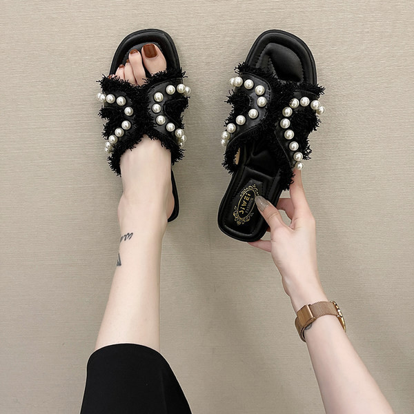 Papuci de damă cu perle decorative și talpă plată