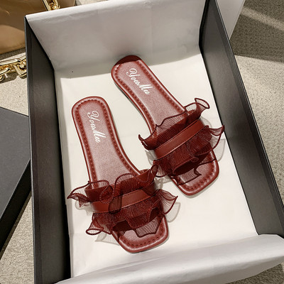 Κομψές γυναικείες παντόφλες με επίπεδη σόλα σε δύο μοντέλα