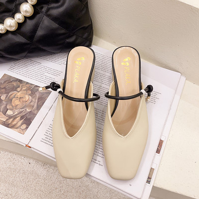 Κομψές παντόφλες κλειστό μοντέλο με τακούνι για γυναίκες