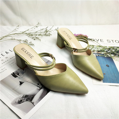 Γυναικείες παντόφλες μυτερές από faux δέρμα με τετράγωνο τακούνι