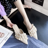 Papuci de damă eleganti cu model ascuțit cu perle decorative