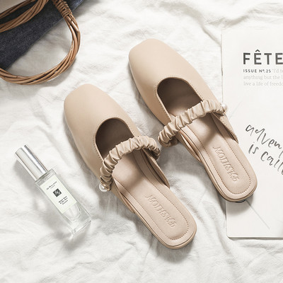 Γυναικείες παντόφλες απλό μοντέλο με διακοσμητικά μαργαριτάρια