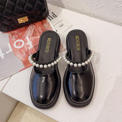 Papuci dama model rotunjit cu perle