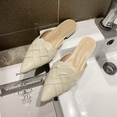 Papuci de dama model ascutit cu talpa plata