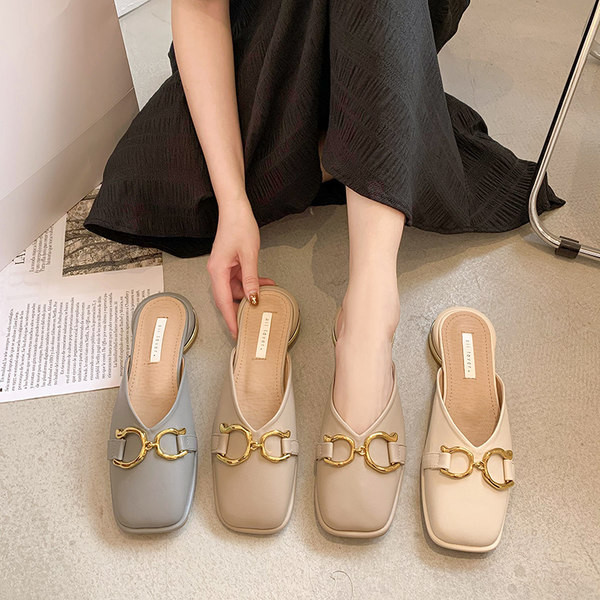 Papuci moderni de dama cu catarama din imitatie de piele