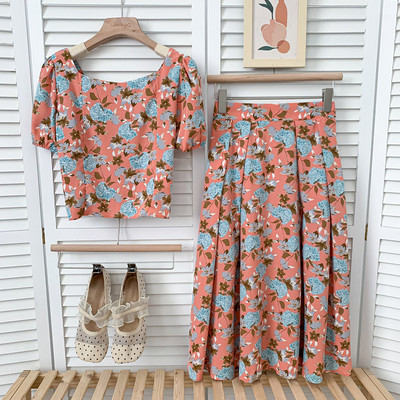 Set de dama model nou cu model floral de bluza si fusta