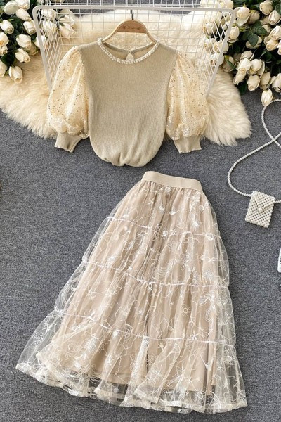 Set dama cu dantela si broderie in bej