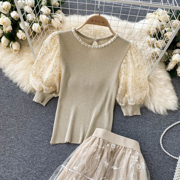 Set dama cu dantela si broderie in bej