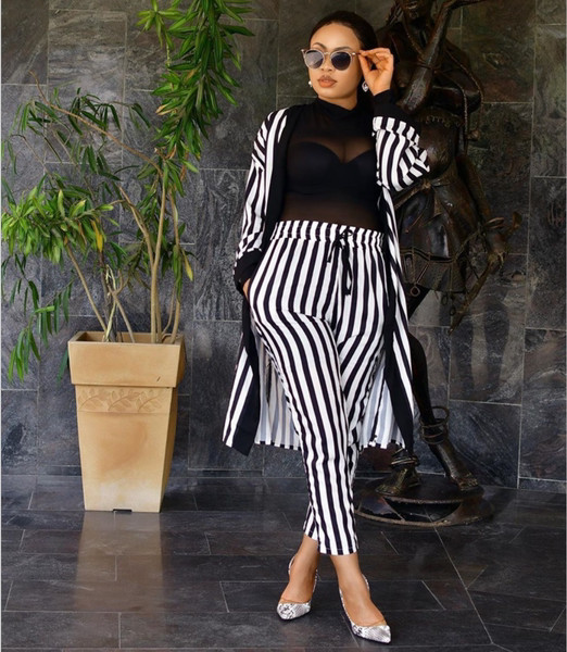 Svītrains sieviešu jakas un bikšu komplekts