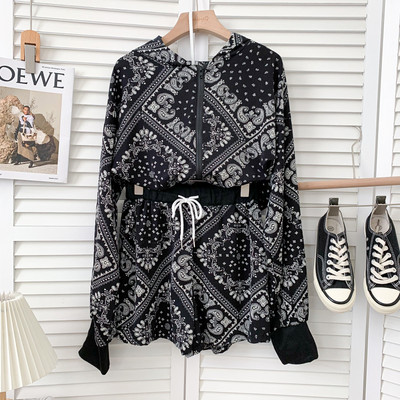 Set modern pentru femei din două părți - alb și negru