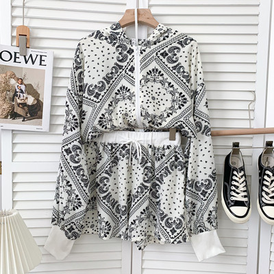 Set modern pentru femei din două părți - alb și negru