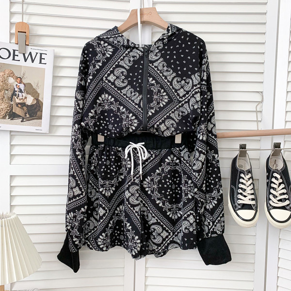 Set modern pentru femei din două părți - alb și negru