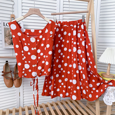 Moderns sieviešu komplekts vairākās punktu krāsās