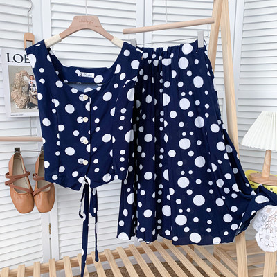 Moderns sieviešu komplekts vairākās punktu krāsās