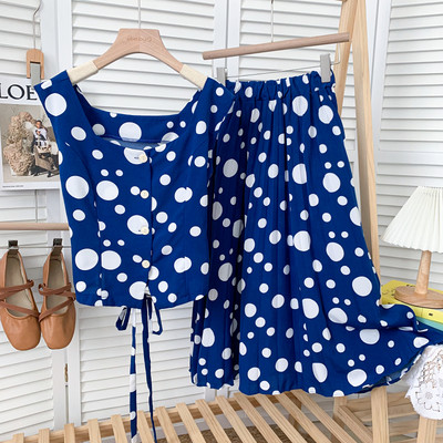 Moderns sieviešu komplekts vairākās punktu krāsās