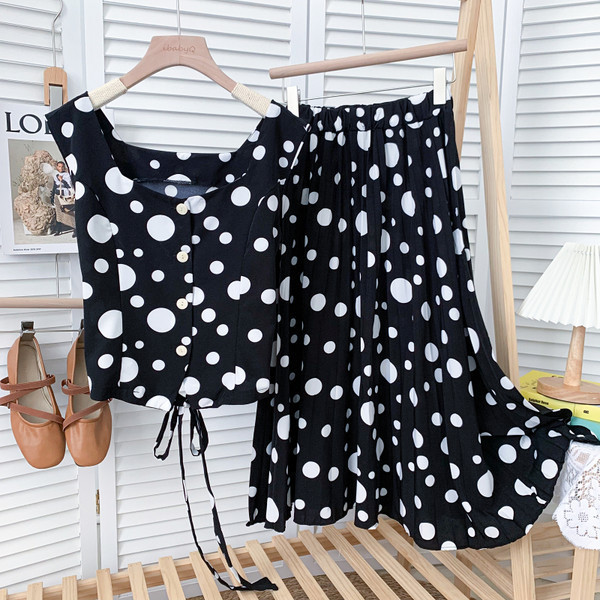 Moderns sieviešu komplekts vairākās punktu krāsās