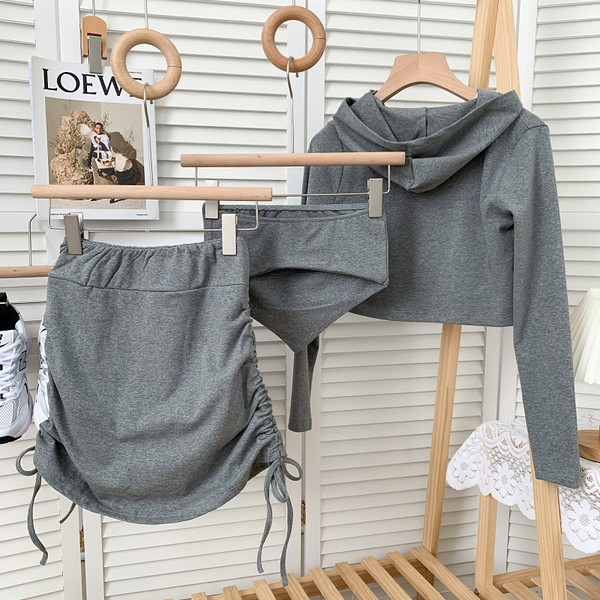 Set zilnic din trei părți în gri și negru pentru femei