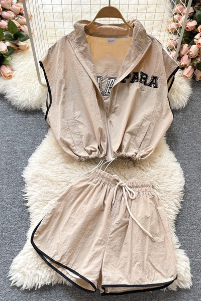 Sieviešu moderns komplekts ar elastīgu jostasvietu un saitēm