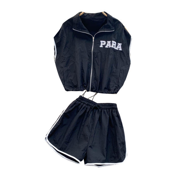 Sieviešu moderns komplekts ar elastīgu jostasvietu un saitēm