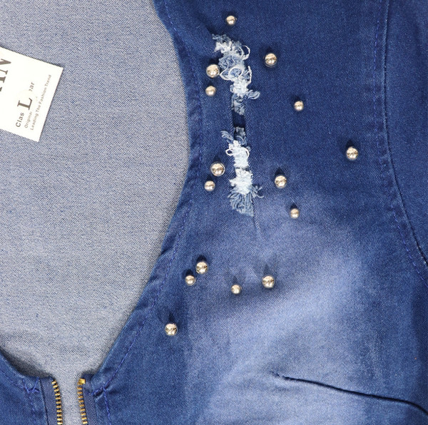 Aktuelan ženski komplet haljina i jakna sa rajfešlusom