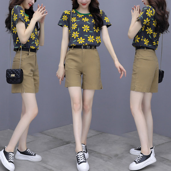 Novi model ženskog kompleta dvodijelne majice s cvjetnim uzorkom i kratkih hlačica