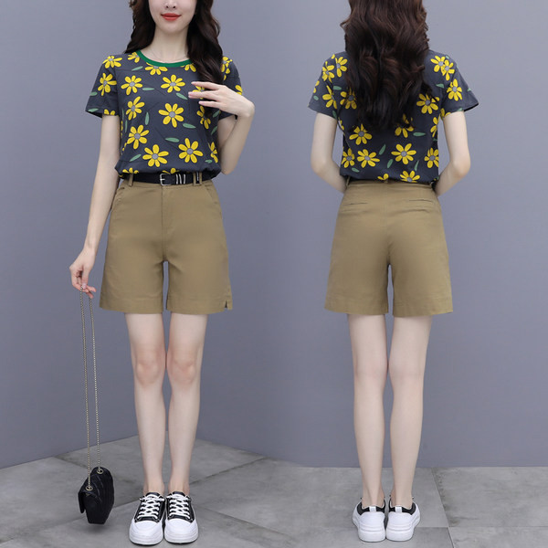 Novi model ženskog kompleta dvodijelne majice s cvjetnim uzorkom i kratkih hlačica