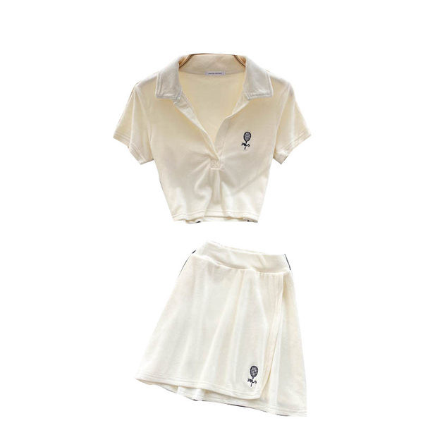 Sieviešu komplekts no divām daļām baltā krāsā