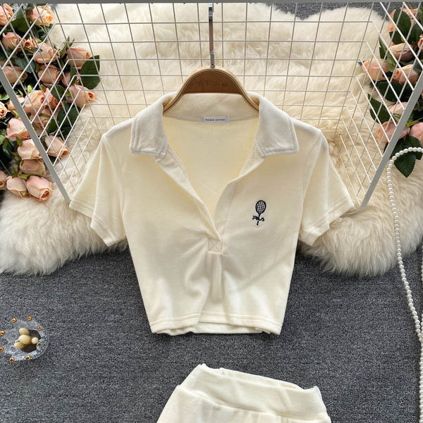 Sieviešu komplekts no divām daļām baltā krāsā