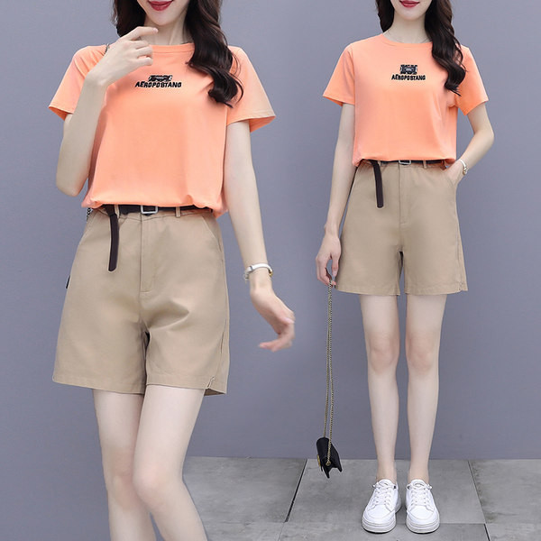 Moderns sieviešu komplekts no divu daļu T-krekla un šortiem