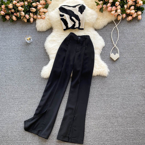 Novi model ženskog kompleta iz dva dijela u crnoj boji