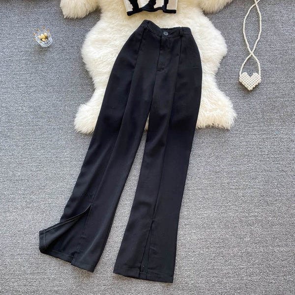 Novi model ženskog kompleta iz dva dijela u crnoj boji