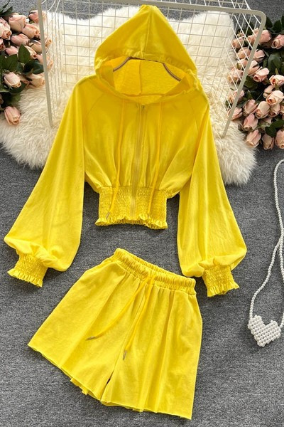 Sieviešu ikdienas komplekts ar saitēm un kapuci četrās krāsās