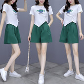 Set casual dama de tricou si pantaloni scurti asimetrici