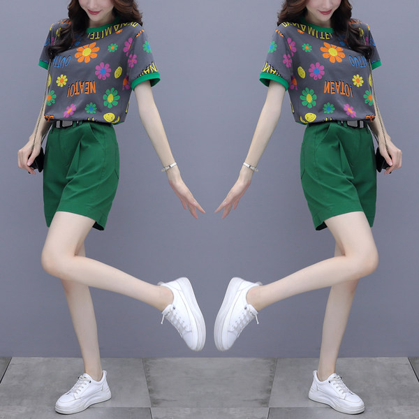 Set de bluză de damă modern cu model floral și pantaloni scurți